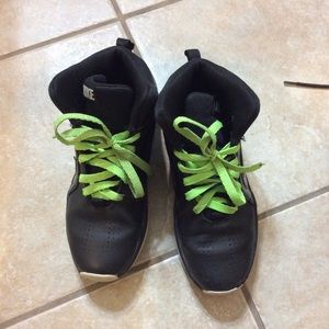 Nike basketball shoes Size 3Y